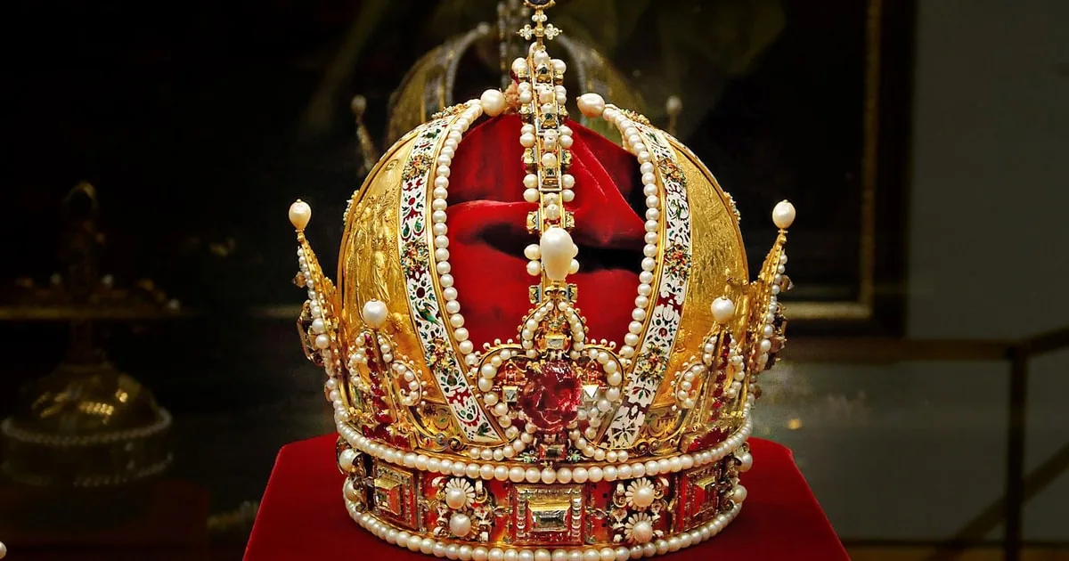 Vienna: Imperial Treasury & New Hofburg Palace Combo Ticket